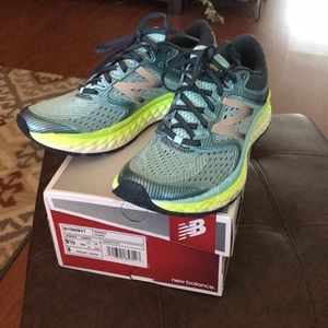 NEW New Balance Women’s Foam Fresh 1080v7 size 9.5